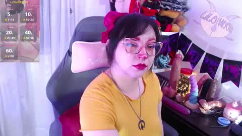 Snapshot of lilomoon69 chatting on 10-29-25, 11:23 Lilo online show from 10-29-25, 11:23