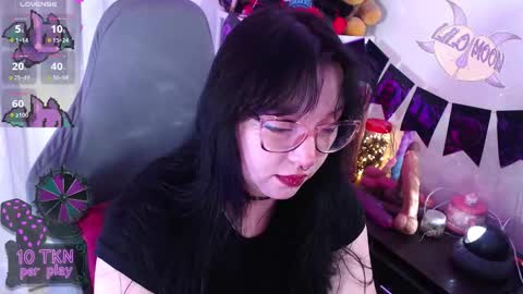 Snapshot of lilomoon69 chatting on 11-04-25, 11:48 Lilo online show from 11-04-25, 11:48