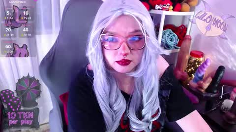 Snapshot of lilomoon69 chatting on 11-09-25, 02:54 Lilo online show from 11-09-25, 02:54