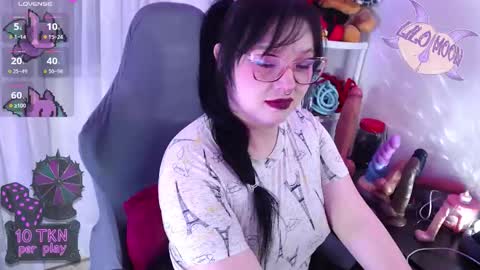 Snapshot of lilomoon69 chatting on 11-10-25, 01:43 Lilo online show from 11-10-25, 01:43