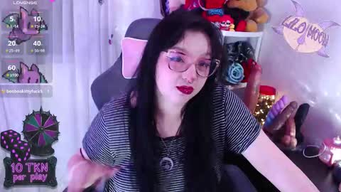 Snapshot of lilomoon69 chatting on 11-12-25, 01:44 Lilo online show from 11-12-25, 01:44