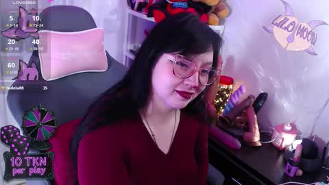 Snapshot of lilomoon69 chatting on 11-13-25, 02:05 Lilo online show from 11-13-25, 02:05