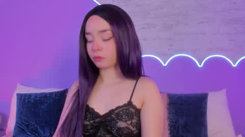 Lilou online show from 11-05-25, 01:22