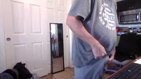 Snapshot of lilpackage69 chatting on 12-21-25, 09:22 lilpackage69 online show from 12-21-25, 09:22