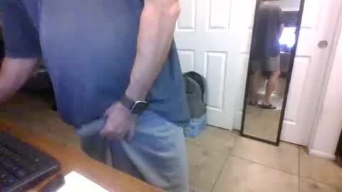 Snapshot of lilpackage69 chatting on 01-17-26, 04:28 lilpackage69 online show from 01-17-26, 04:28