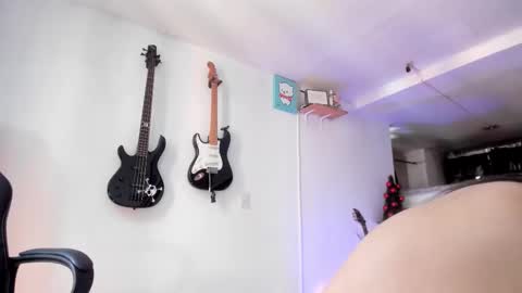 Caroline online show from 12-19-25, 05:53