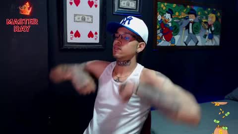 Snapshot of lilray99 chatting on 05-28-26, 01:03 ONLYFANS online show from 05-28-26, 01:03