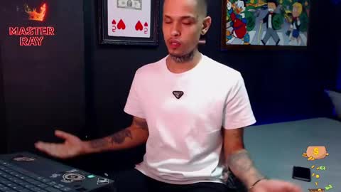 Snapshot of lilray99 chatting on 05-30-26, 01:35 ONLYFANS online show from 05-30-26, 01:35