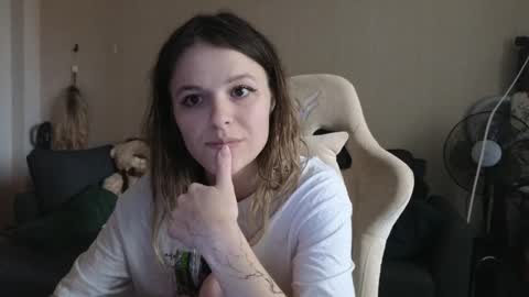 Snapshot of lily_and_jake chatting on 11-09-25, 08:12 lily_and_jake online show from 11-09-25, 08:12