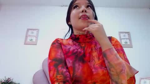 Snapshot of lily_canddy chatting on 10-06-25, 09:23   online show from 10-06-25, 09:23