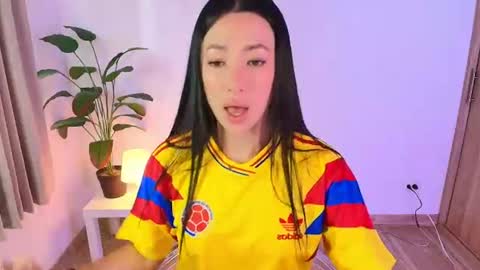 Snapshot of lily_evans_ chatting on 06-17-26, 09:16 just lily online show from 06-17-26, 09:16