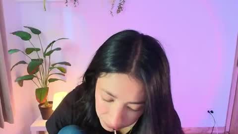 Snapshot of lily_evans_ chatting on 06-20-26, 10:12 just lily online show from 06-20-26, 10:12