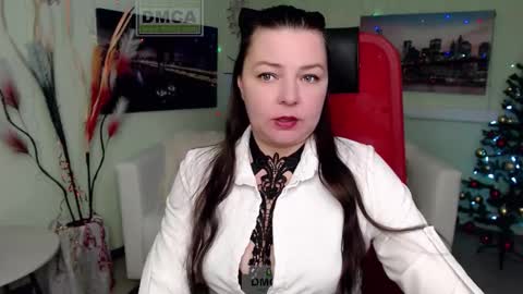 Lily online show from 12-17-25, 05:24