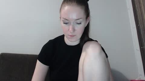 lily_love_x online show from 03-27-26, 10:31