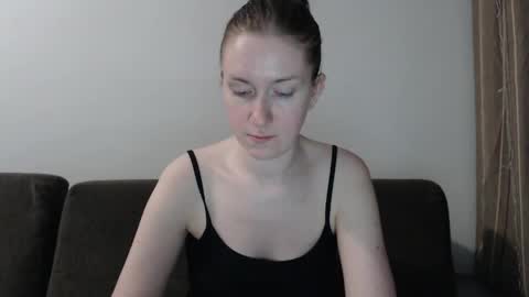 Snapshot of lily_love_x chatting on 06-10-26, 12:44 lily_love_x online show from 06-10-26, 12:44