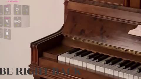 Snapshot of lily_merlin chatting on 11-17-25, 12:05 Lily online show from 11-17-25, 12:05