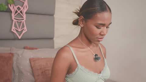 Lily Miiller online show from 11-15-25, 08:16