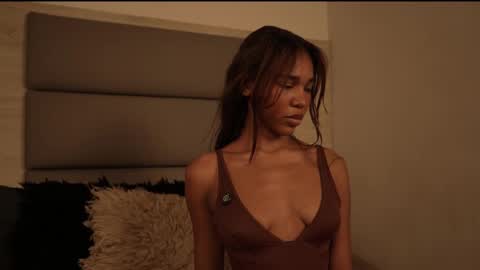 Lily Miiller online show from 04-26-26, 08:50