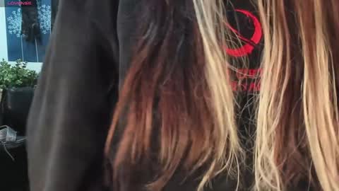 Lily online show from 01-09-25, 07:21