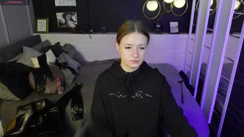 Lily online show from 03-06-25, 07:47