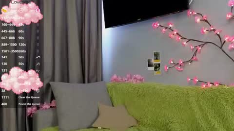 Lily online show from 06-27-26, 12:22