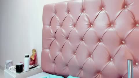 lily_rose0 online show from 04-21-26, 02:51