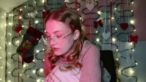 small lily online show from 11-24-25, 06:18
