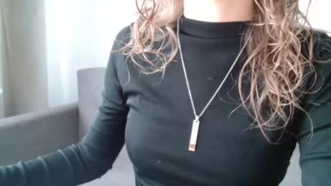 small lily online show from 04-21-26, 04:12