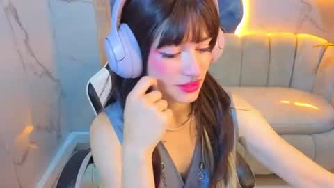Snapshot of lily_tx chatting on 07-01-26, 12:40 Follow me.. Live 730 to 1400 online show from 07-01-26, 12:40
