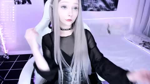 Lily online show from 09-13-25, 02:44