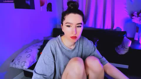 LILY online show from 11-19-25, 07:52