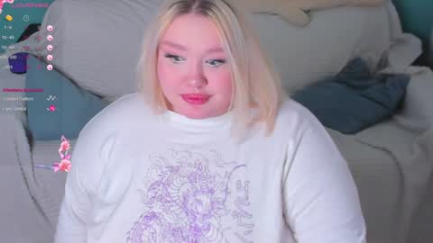 Snapshot of lilybelll chatting on 02-05-25, 12:06 Lily online show from 02-05-25, 12:06
