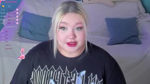 Snapshot of lilybelll chatting on 02-24-25, 09:52 Lily online show from 02-24-25, 09:52