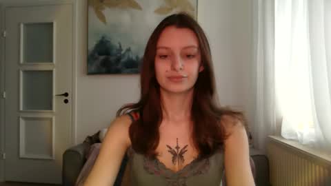 lilycandy_ online show from 02-11-26, 12:32