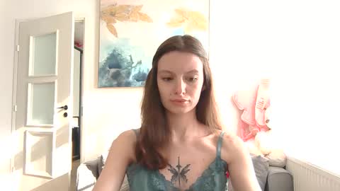 lilycandy_ online show from 04-21-26, 02:34