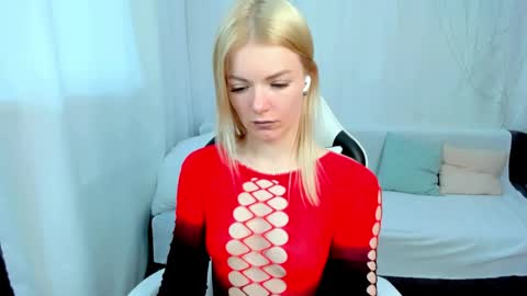 lilydavisss online show from 04-12-26, 03:55