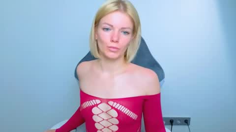 Snapshot of lilydavisss chatting on 06-08-26, 02:45 lilydavisss online show from 06-08-26, 02:45