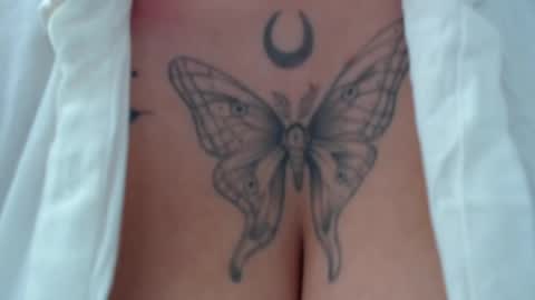 lilyfox23 online show from 04-17-26, 01:25