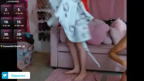 Snapshot of lilygracexoxo chatting on 10-01-25, 10:16 Lily Grace online show from 10-01-25, 10:16