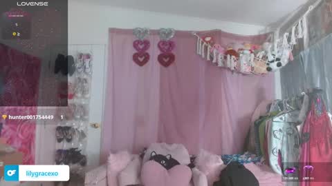 Snapshot of lilygracexoxo chatting on 10-08-25, 10:40 Lily Grace online show from 10-08-25, 10:40