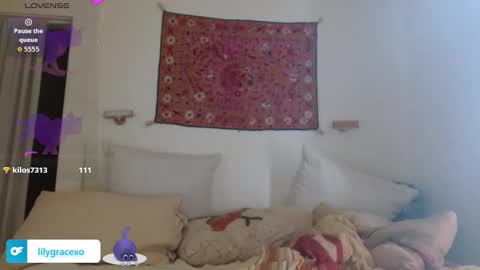 Lily Grace online show from 11-13-25, 07:35