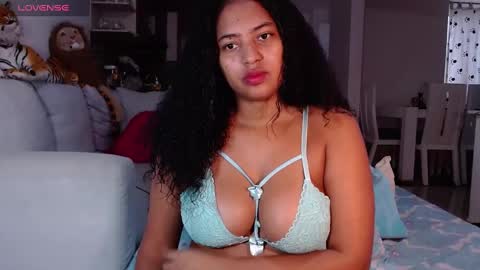 Snapshot of lilyjacksonn chatting on 02-10-25, 12:29 Lily.. online show from 02-10-25, 12:29