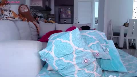 Snapshot of lilyjacksonn chatting on 02-14-25, 04:52 Lily.. online show from 02-14-25, 04:52