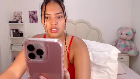 Snapshot of lilyjacksonn chatting on 02-19-25, 04:55 Lily.. online show from 02-19-25, 04:55