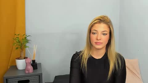 Lily online show from 12-08-24, 10:47