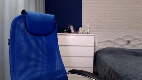 Lily online show from 04-24-26, 08:06