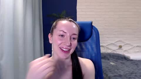 Snapshot of lilymellow chatting on 05-04-26, 08:21 Lily online show from 05-04-26, 08:21