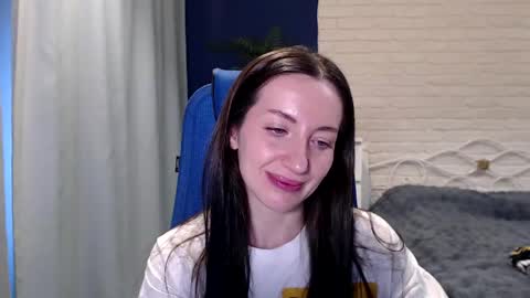 Snapshot of lilymellow chatting on 05-12-26, 08:55 Lily online show from 05-12-26, 08:55