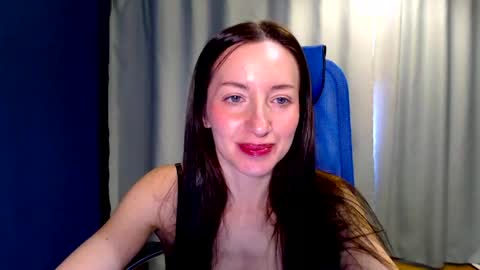 Snapshot of lilymellow chatting on 06-08-26, 08:37 Lily online show from 06-08-26, 08:37