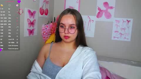 Lily online show from 09-26-25, 09:46